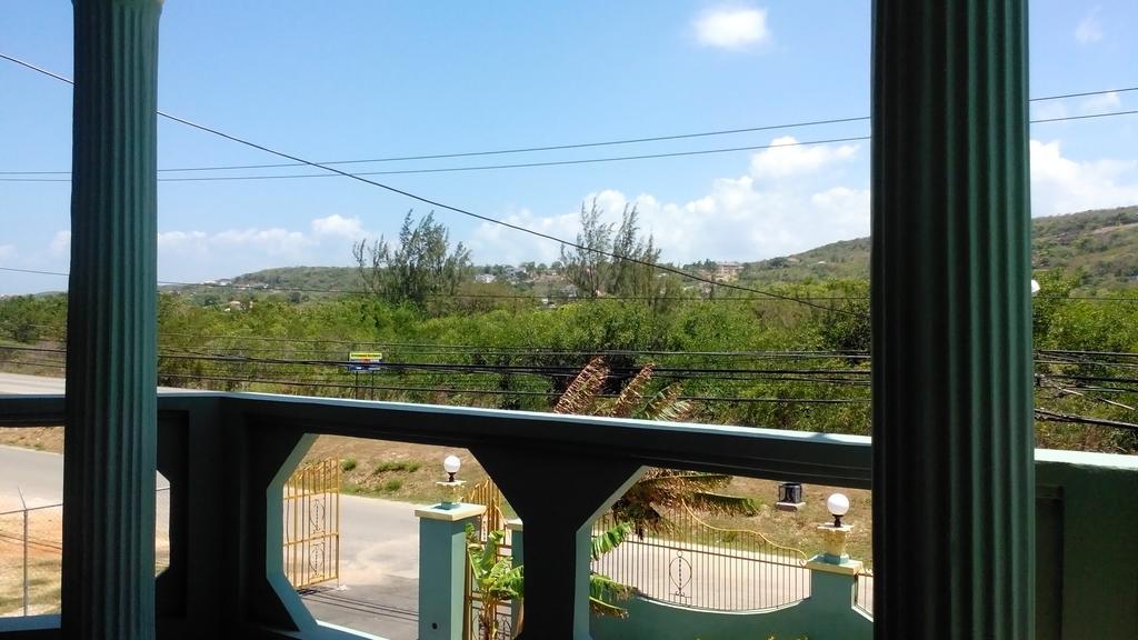 Hotel Tropik Leadonna Montego Bay Exterior foto