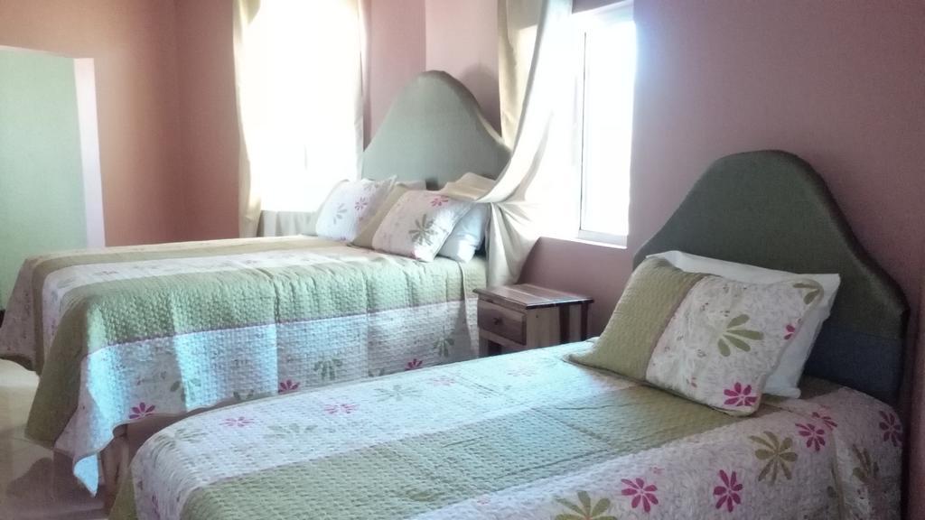 Hotel Tropik Leadonna Montego Bay Habitación foto