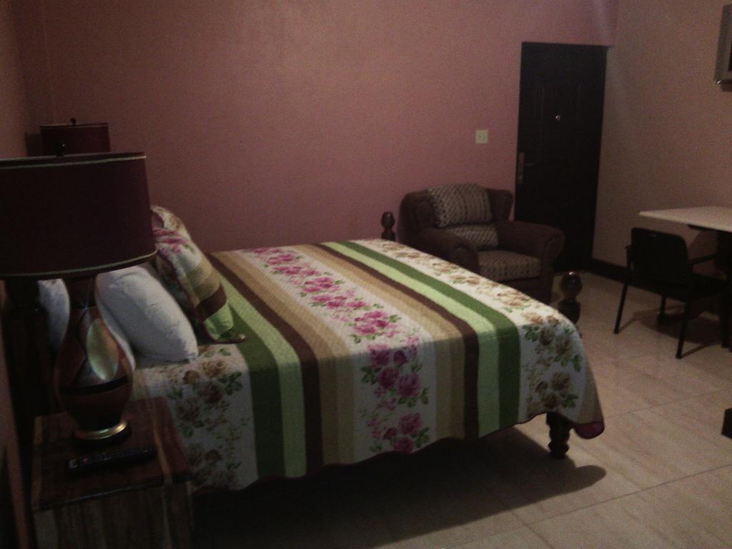 Hotel Tropik Leadonna Montego Bay Habitación foto