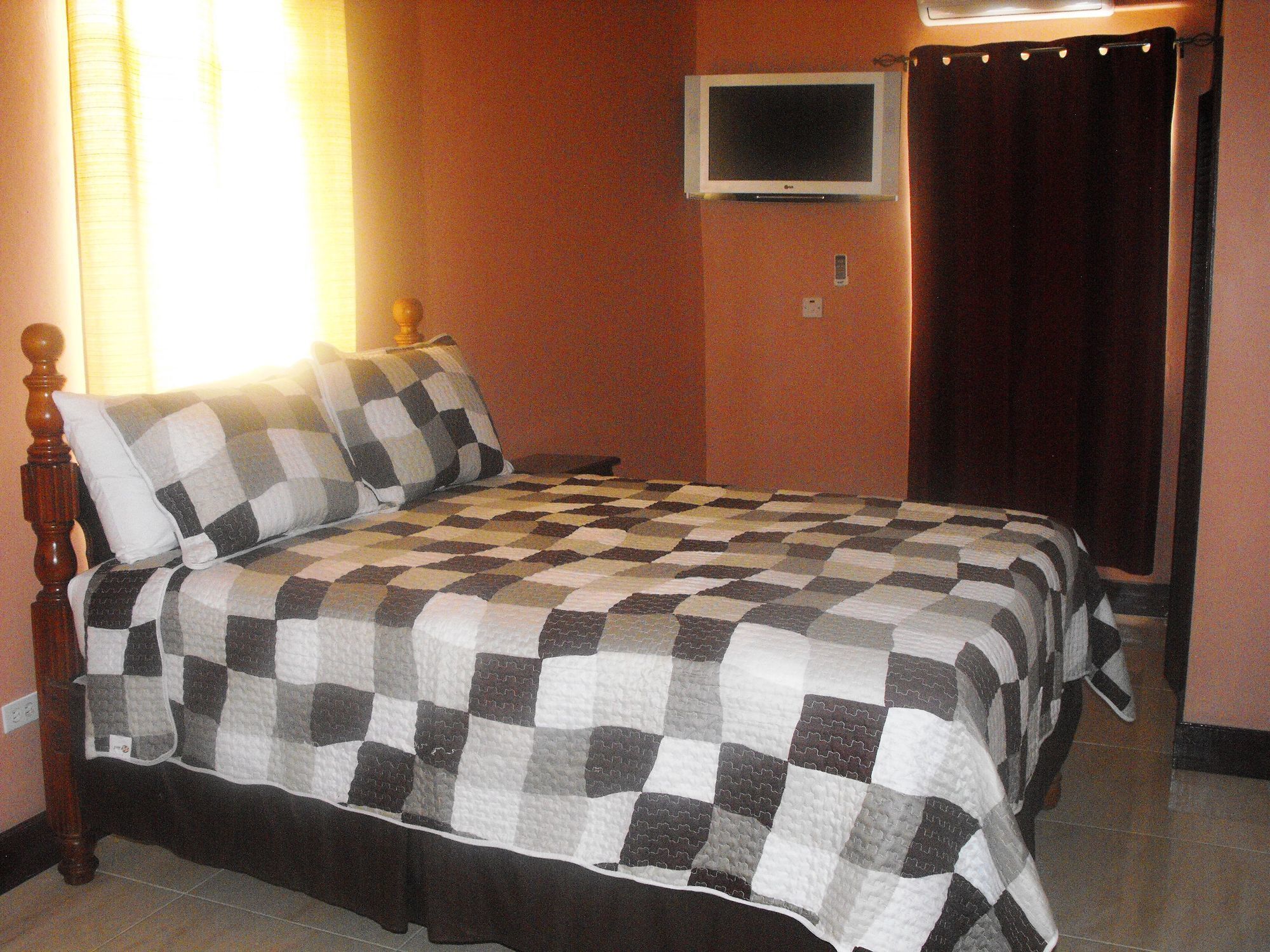 Hotel Tropik Leadonna Montego Bay Exterior foto